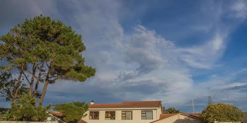 Four Pines Lodge Hermanus Exterior photo